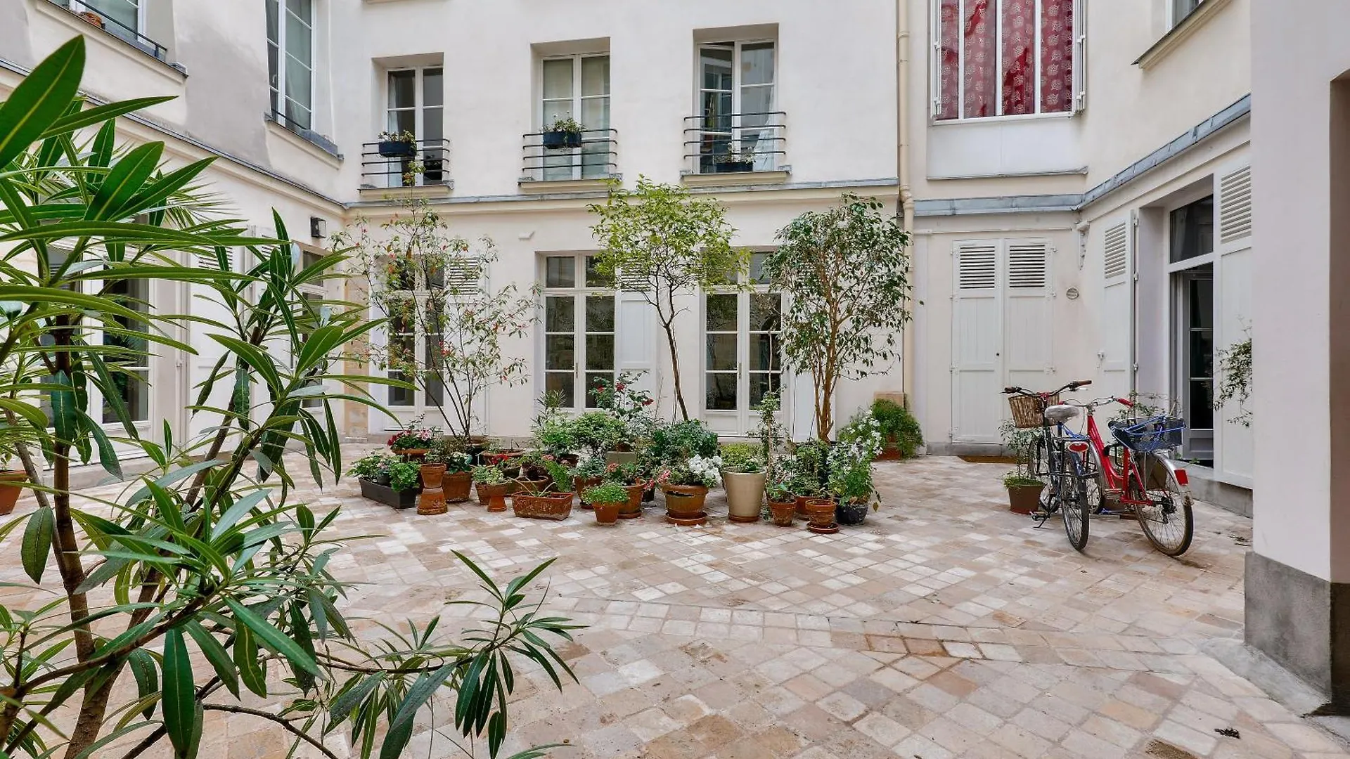 Paradise In The Center Of Paris - Le Marais 0*,
